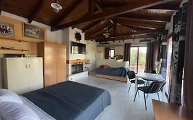 Country Lux Apartment Near Airport